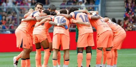 Jugadores del Barça con la equipación naranja en el amistoso de Basilea